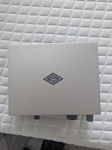 Universal audio volt - universal,