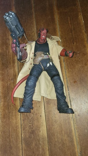 Hellboy actionfigur sehr - hellboy, actionfigur,