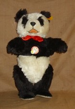 Steiff Panda-Knopf, Fahne