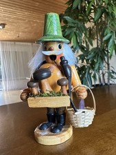 Räuchermann Pilzsammler 17 cm mit Korb, Pfeife & Pilzkiste