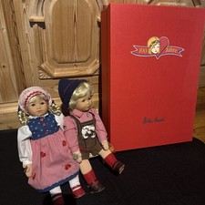 Käthe Kruse Jubiläums -Jet 100Jahre -2 Puppen 40 cm + Holzbank - OVP