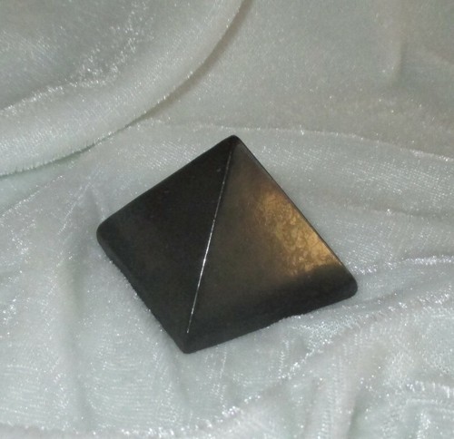 Pyramide edelstein - pyramide,
