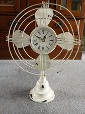 Besondere, schöne Standuhr / Tisch-Uhr, créme-weiß, shabby chick, vintage