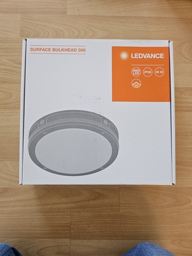 Ledvance surface bulkhead 300 - surface,