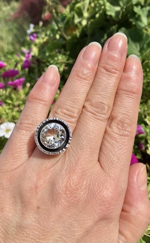 Grosser modernist ring aus - ,