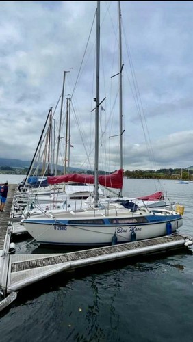 Segelyacht blue moon - blue,