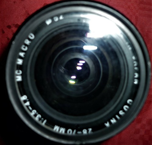 Cosina lens 70mm 3 - 28,