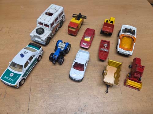 Autos matchbox corgi - 64,