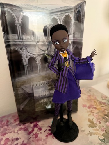 Monster high collector - monster,