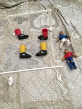 Fingerfußball/Tisch und zwei Figuren