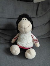 NICI Schaf Jolly Mäh Lynn Schlenker 25cm Kirschblüte Kleid Schwarz