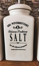 Mrs. Winterbottom’s ?Vorratsdose „Salz“? Keramik im Landhausstil von Butlers
