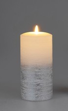 LED Wachskerze Ø 9 x 18cm mit Timer weiss-silber