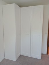 Schlafzimmereckschrank weiß, s. Ikea PAX/GRIMO und PAX/BERGSBO