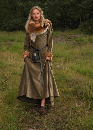 Battle merchant cotehardie - battle-merchant,