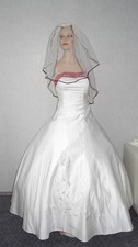 NEU* Brautkleid mit Schleppe