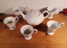 Teekanne & 5 Porzellanbecher