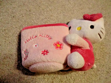 Sanrio Hello Kitty Stofftier mit Tasche
