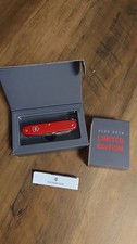 Victorinox Pioneer Alox Limited Edition 2018 Berry Red 0.8201.L18