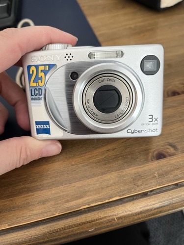 Sony cyber shot dsc - cyber-shot,