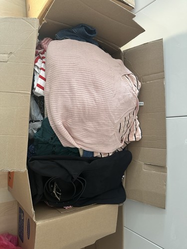 Karton verschiedene kleidung - karton,