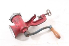 1 x alter Fleischwolf rot