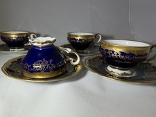 Mokkatassen mit Untertassen