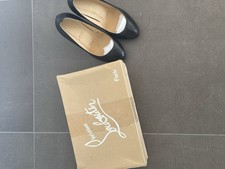Christian louboutin pumps - christian,