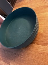 Moderne Dekoschale mit goldenen Füßen – Petrolgrün