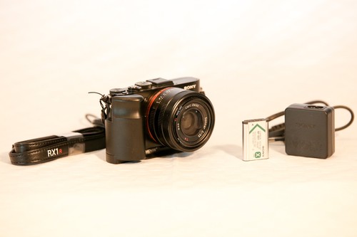 Sony 24 3mp vollformat - rx, 1r
