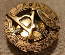 antiken Sonnenuhr-Kompass aus