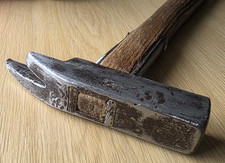 antiker Hammer