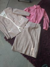 Zeitlos: "delmod" Vintage Kostüm, Gr 42/21 mit Bluse rose