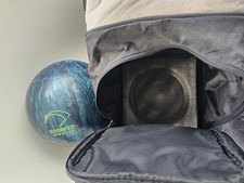 Bowling Ball mit Tasche.