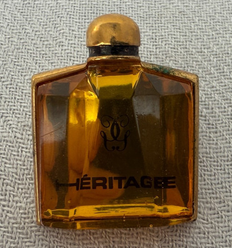 Pin guerlain paris heritage - pin,