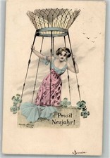 38167206 - Frau Fesselballon