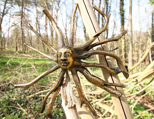 Baumwurzel mit buddhagesicht - baumwurzel,