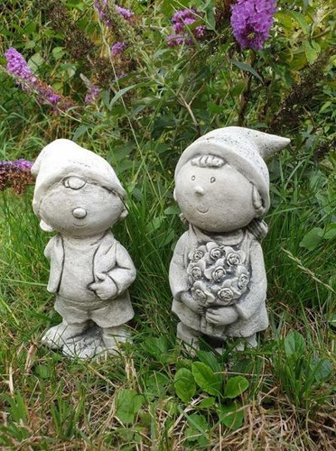 Steinfigur mädchen und junge - ,