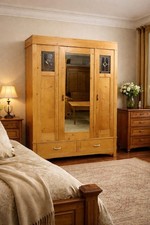 Antiker Kleiderschrank Schrank