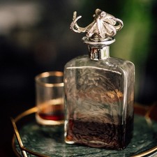 Quadratische Glaskaraffe mit