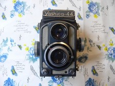 Yashica 44 Grau 4x4 mit