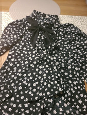 H & M Damen Bluse Gr. S Lange Ärmel Schwarz Blumen Weiß Neuwertig 