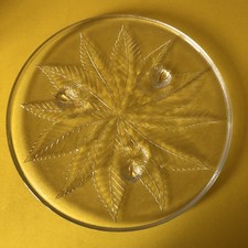 Französische Tortenplatte - Sevierplatte Kastanienblatt - Motiv mit drei Füßen 