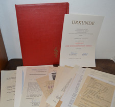DDR-Mappe mit Urkunden und Dokumente Kreiskrankenhaus Freiberg ab 1965