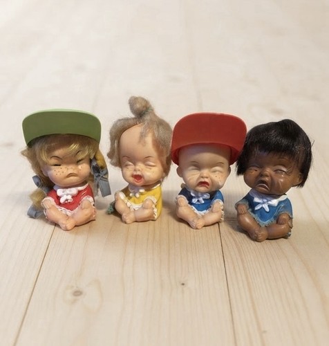Vintage spielzeugpuppe gummi - spielzeugpuppe,