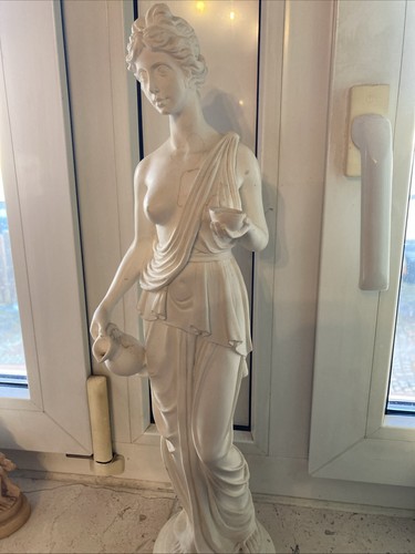 Statue goddess marble - ,