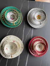 4 Sammeltassen je 3 Teile - schönes Porzellan, buntes Dekor - Blumendekor