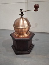 Alte Kaffeemühle aus Holz