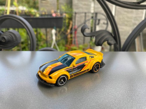 Hot wheels 2005 ford mustang - 2005,