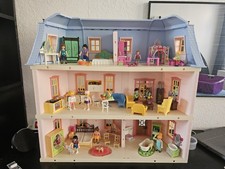 Volleingerichtes Playmobilhaus